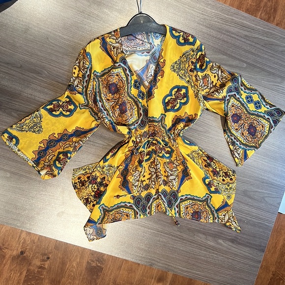 Princess goes Hollywood flowy silk top - Picture 4 of 9